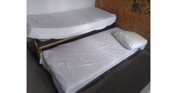 Bedden met spiraalbodem en buisframe