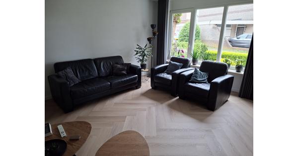 Prima bankstel met stoelen