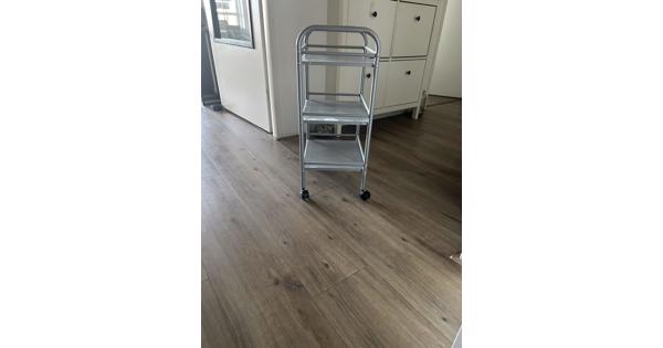 Tafeltje op wielen