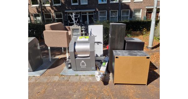 Kasten, bank, tafel allemaal gratis af te halen