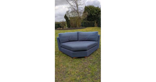 Blauwe, goed zittende hoekbank van Goossens
