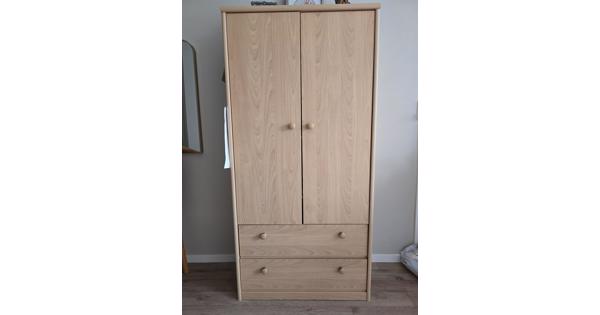 Houten kastje met 2 lades
