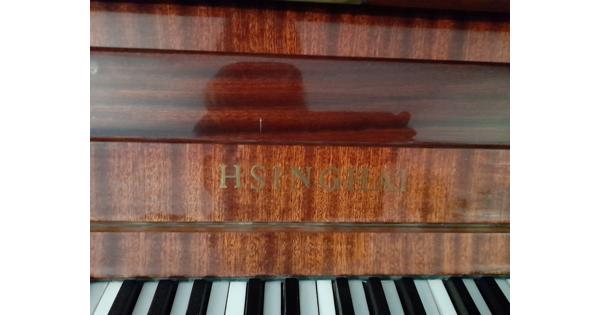 Piano merk Hsinghai