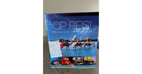 Vele boeken in goede staat om af te halen om ruimte in boekenkast te krijgen