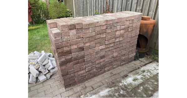 OPHALEN – 480 rode straatstenen (dikformaat)