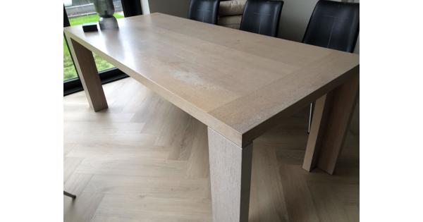 Stevige eettafel 205x 90 licht eiken