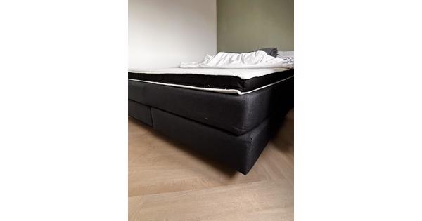 GRATIS Boxspring bed blauw 160x210cm inclusief topper