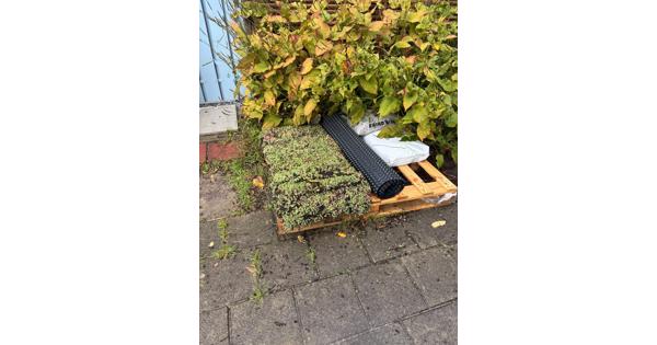 Nog stuk sedum dak over,