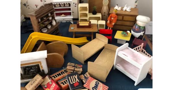 Gezocht gratis poppenhuis meubels, accesoires.