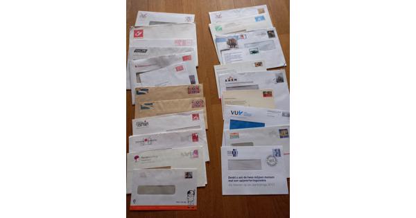 Enveloppen en briefkaarten met persoonlijke zegels