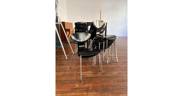 Stoelen uit theaterstudio ca. 30
