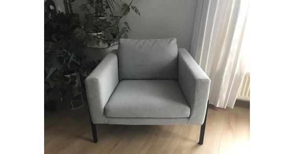 Bank en stoel af te halen