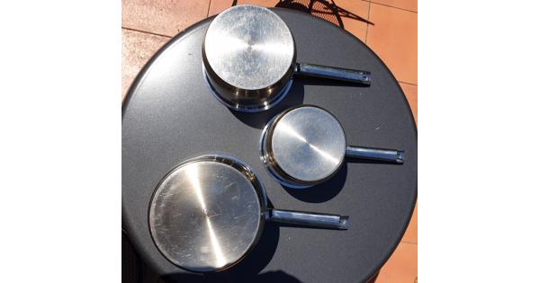 3 good quality cooking pans
