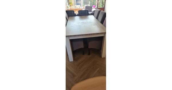 Eettafel en 6 eetkamerstoelen 