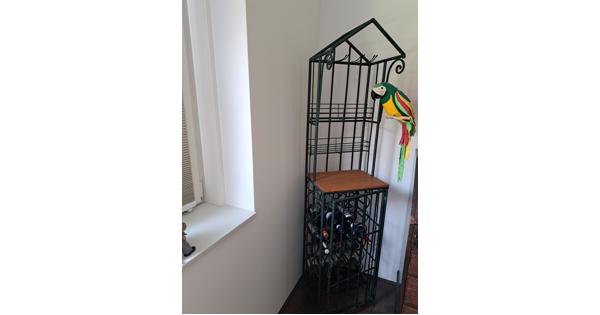 Wijnrek voor 32 flessen en plateau voor karaffen