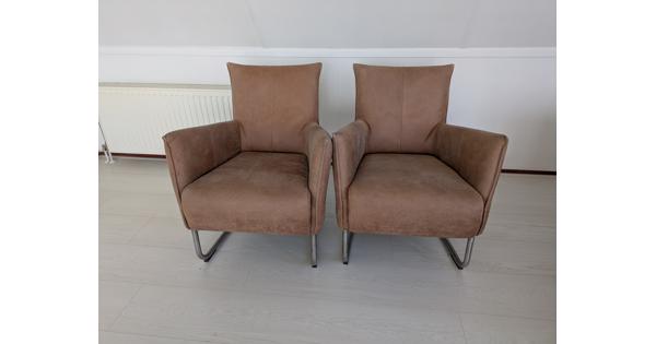 Twee stoelen