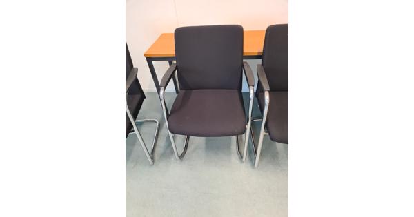 20 kantoorstoelen + 1 tafel (60x120)