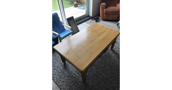 Eikenhouten tafel met lade