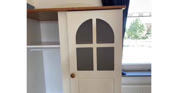 Kast baby- of kinderkamer