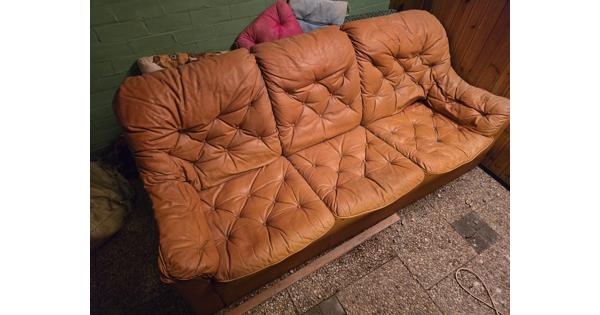 Bankstel driezits en twee stoelen