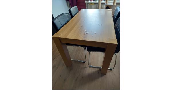 Eettafel en 4 stoelen (mag ook apart)