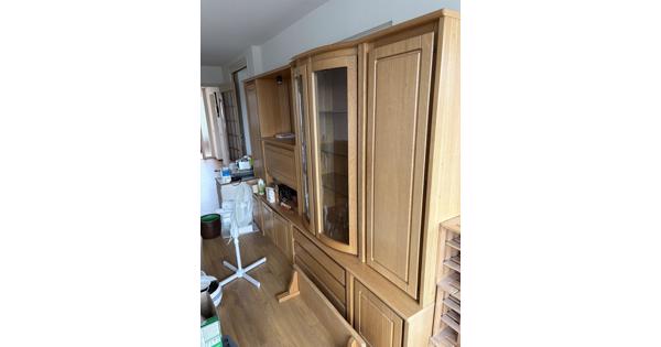 Mooi licht eiken wandmeubel