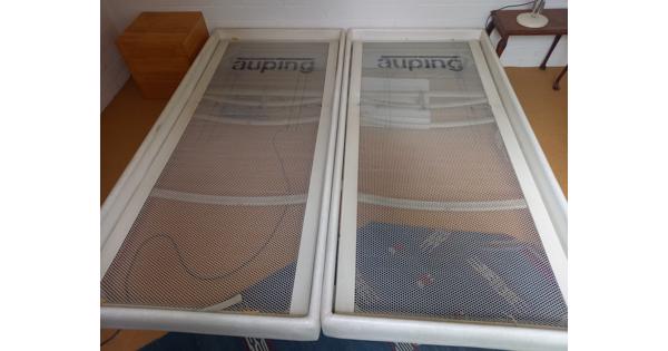 2 aupingbedden met verstelbare bodem