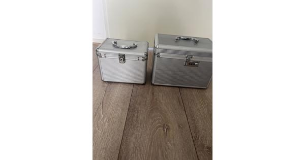 Aluminium beauty cases