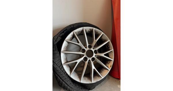 BMW Styling 380 | Velgen (3 stuks + 1 beschadigd) met winterbanden