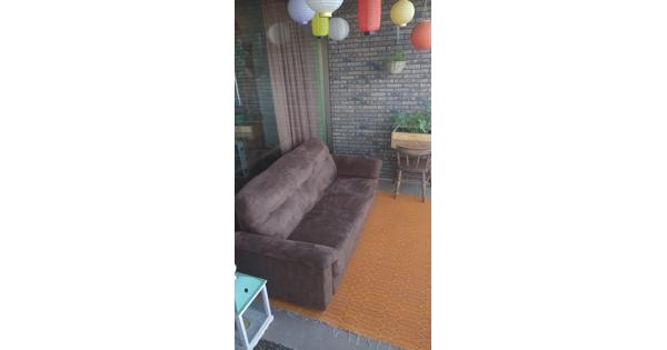 IKEA bruine driezitsbank in goede staat