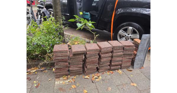roze terrastegels 20x20