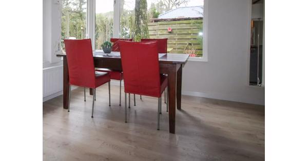 Houten tafel - vierpersoons