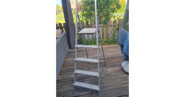 Huishoud trap met 4 treden