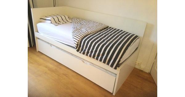 Ikea éénpersoons bed 90 x 200 cm