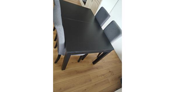 IKEA uitschuifbare eettafel voor 4/8 personen 