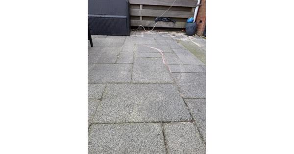 Gratis af te halen tuintegels 40m2