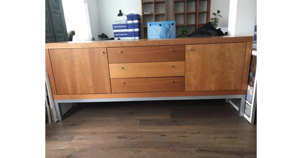 Dressoir van kersenhout 