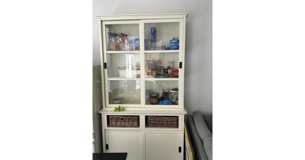 Tv-meubel, boekenkast en servieskast