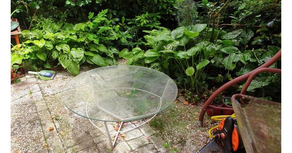 Tuin tafel staal en dik glas