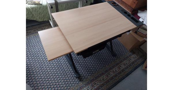 Bureau/tekenbord met verstelbaar blad, 2 laden, pennenbakjes