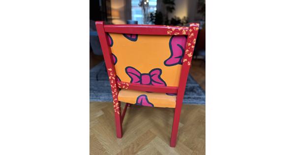 Kleurrijke stoel 