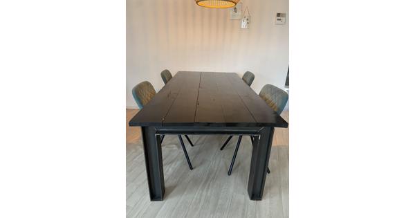 Eettafel industrieel 