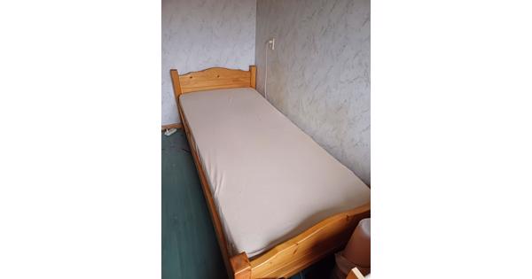 Houten bed