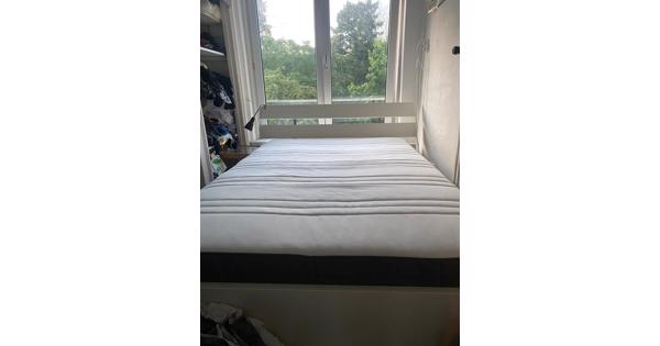 Ikea bed 140x200cm wit excl matras