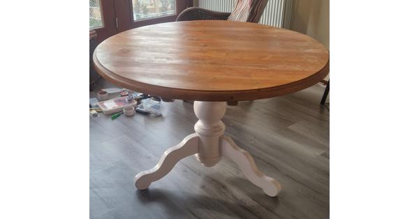 ronde houten tafel