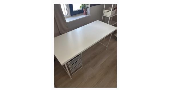 Ikea bureau 140x60 cm met open kastje