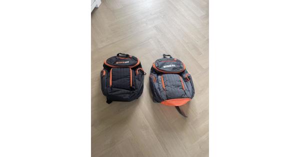 2 rugzakken Basic fit 