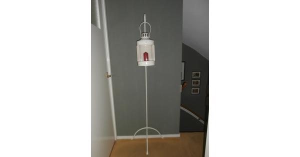 TE KOOP AANGEBODEN 2 LANTAARNS