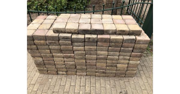 Getrommelde stenen 10x10 en 15x15 gemêleerd 