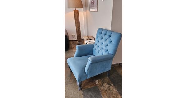 Mooie fauteuil- gecapitonneerd